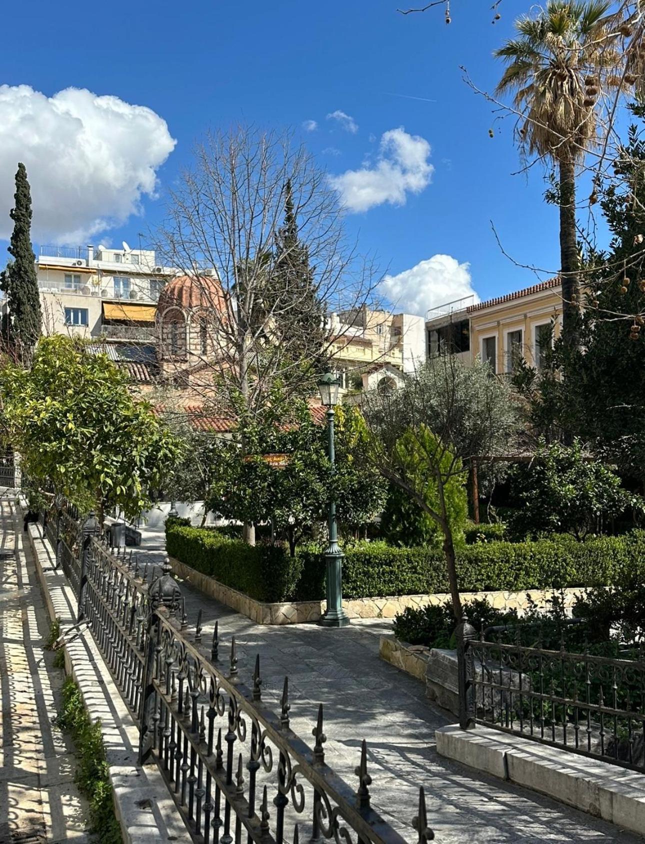 Central House In Plaka Athena Bagian luar foto