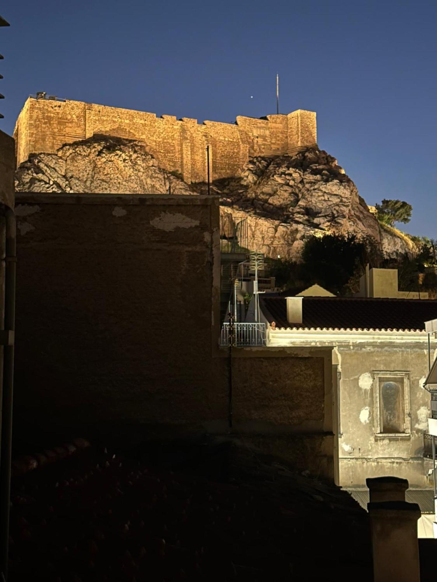 Central House In Plaka Athena Bagian luar foto