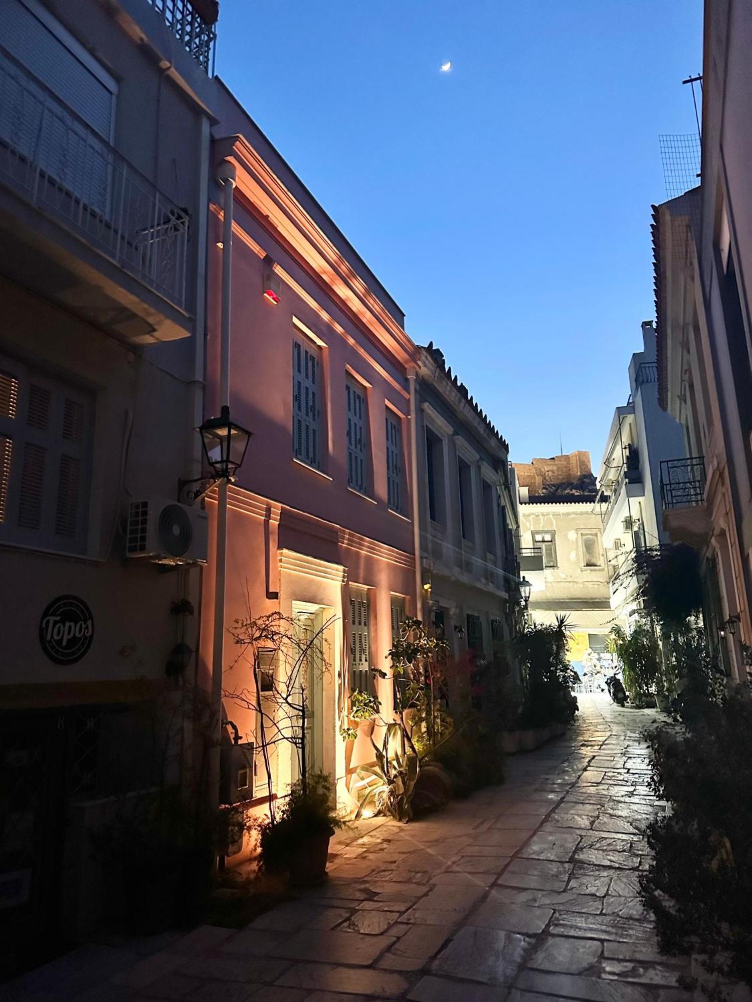Central House In Plaka Athena Bagian luar foto